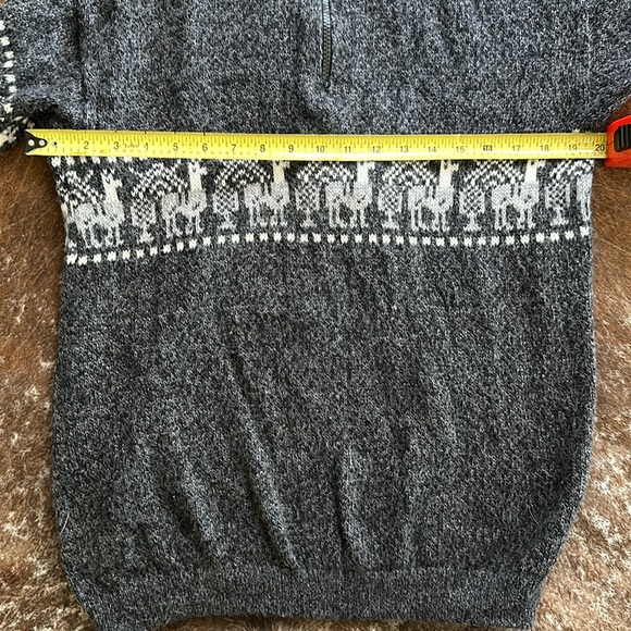 Beautiful Alpaca Winter Sweater - Picture 5 of 5